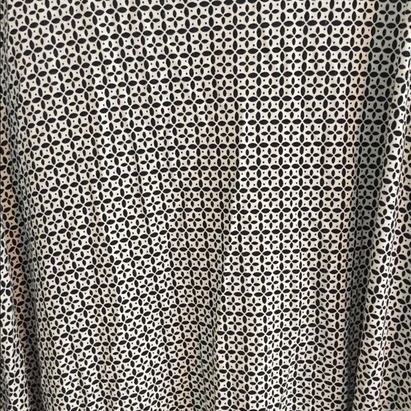 Black and white patterned dress. - Picture 1 of 2